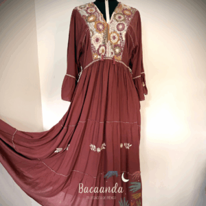 Vestido bordado centro
